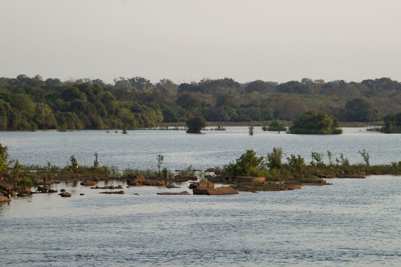 SCENIC VIEW OF RIVER AGAINST SKY