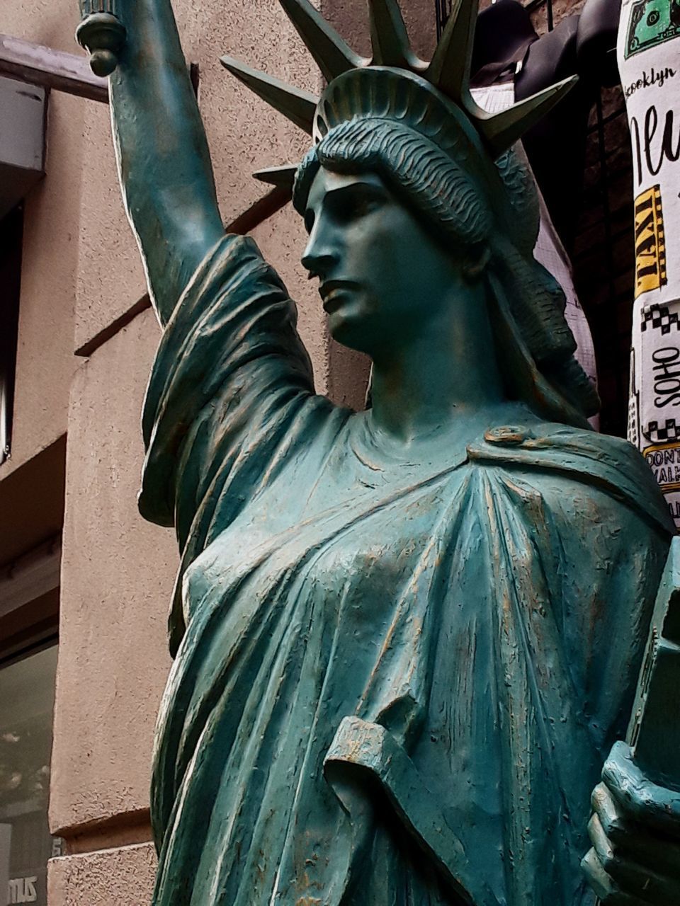 LOW ANGLE VIEW OF STATUE AGAINST SKY