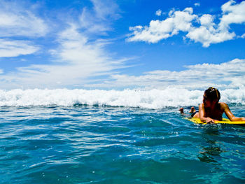 Waves splashing in sea