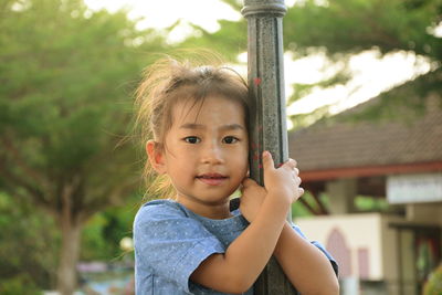Portrait of cute girl smiling