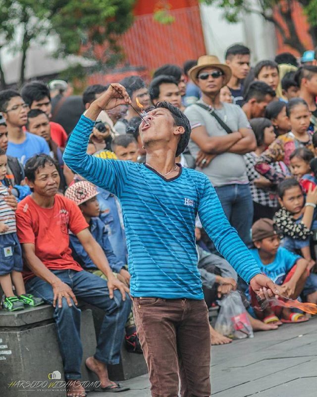 lifestyles, togetherness, leisure activity, casual clothing, large group of people, happiness, person, traditional clothing, men, tradition, smiling, bonding, front view, love, cultures, standing, day, sitting