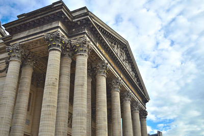 Low angle view of pantheon against sky