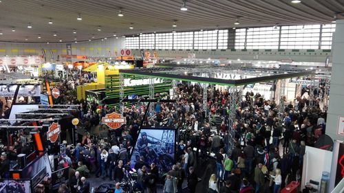 Crowd of people in room