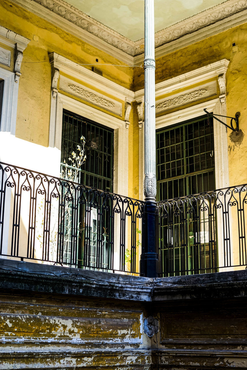 LOW ANGLE VIEW OF BUILDING EXTERIOR