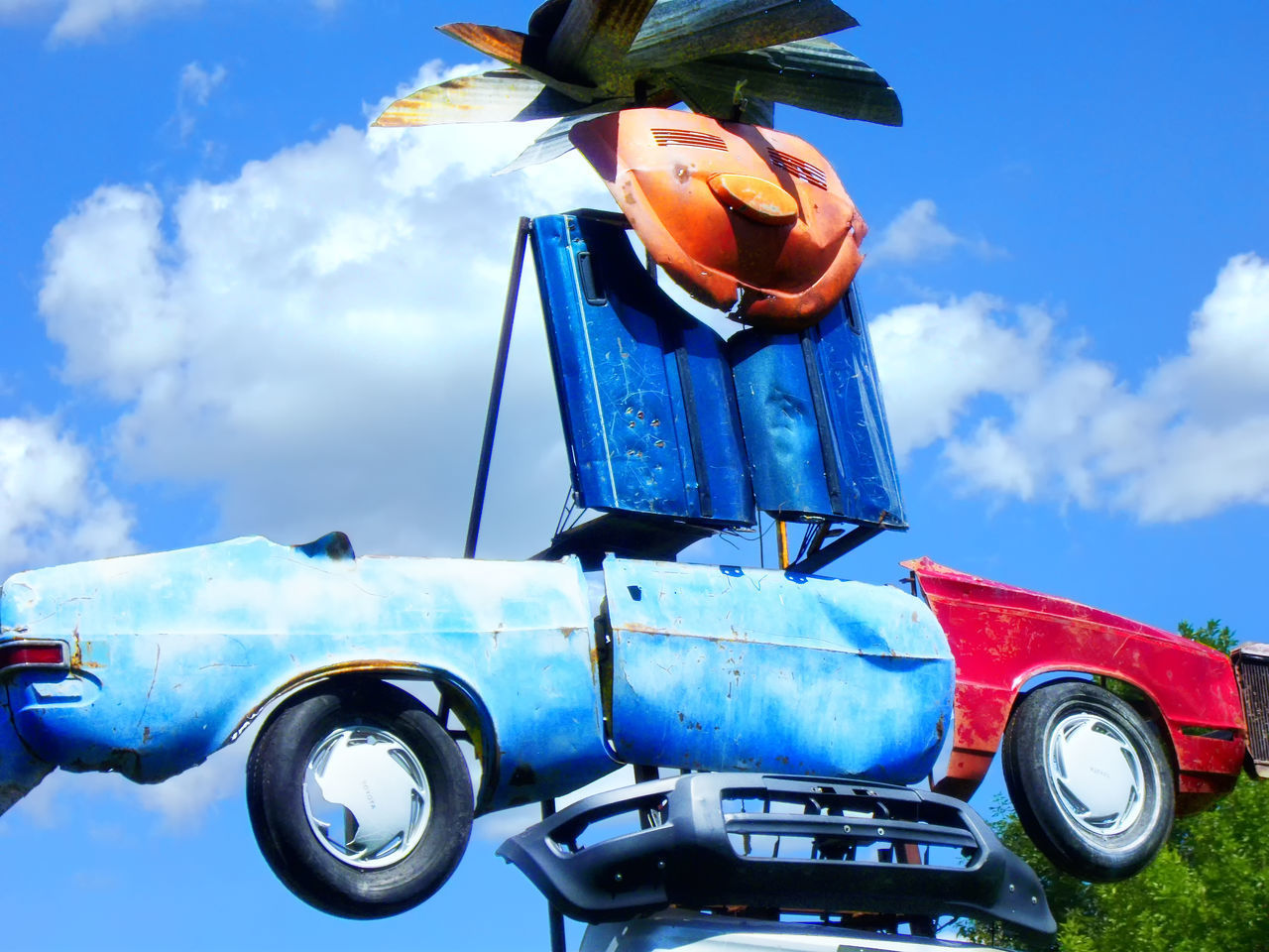 LOW ANGLE VIEW OF VINTAGE CAR