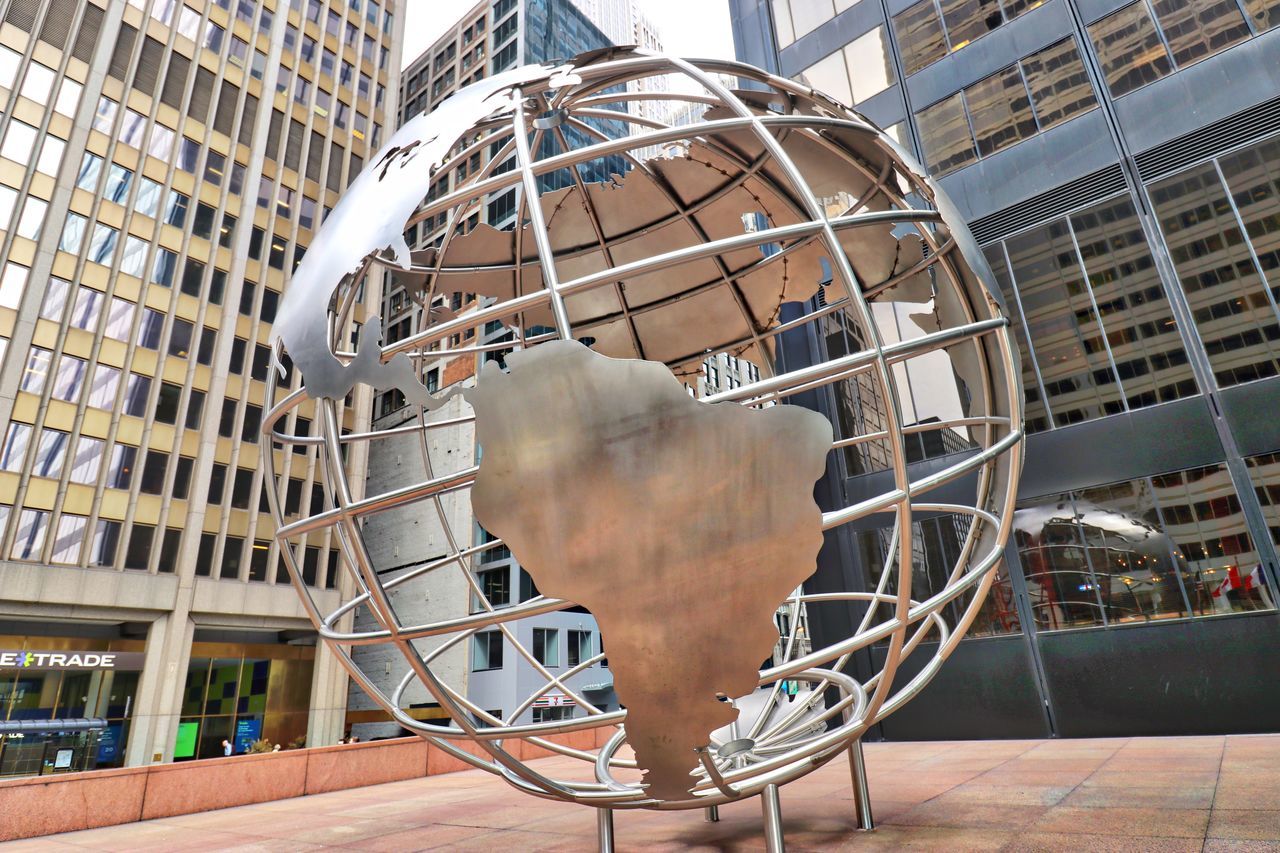 Wire Globe by Willis Tower