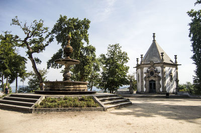 View of temple building against sky