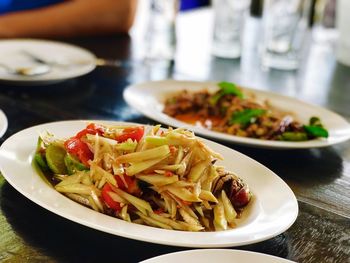 Spicy papaya salad