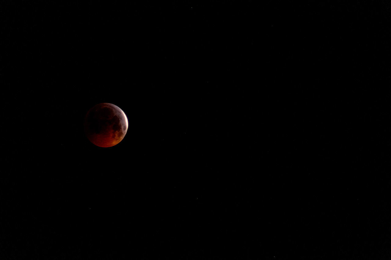 VIEW OF MOON AGAINST SKY AT NIGHT