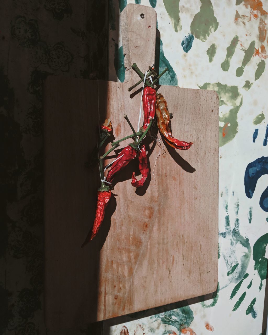 HIGH ANGLE VIEW OF DECORATION ON TABLE