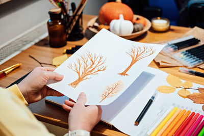 Autumn painting ideas, easy fall painting for adults, for beginners. autumn scenes. faceless