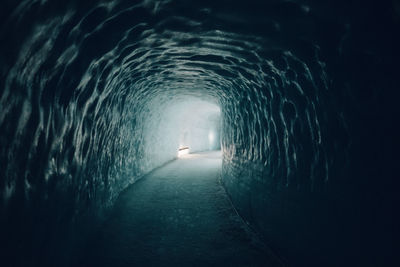 Illuminated tunnel