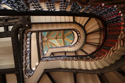 St. páncreas reinassance hotel staircase 