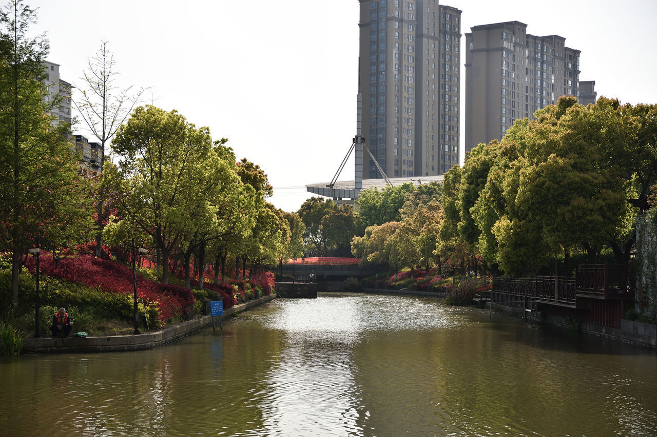 RIVER PASSING THROUGH CITY