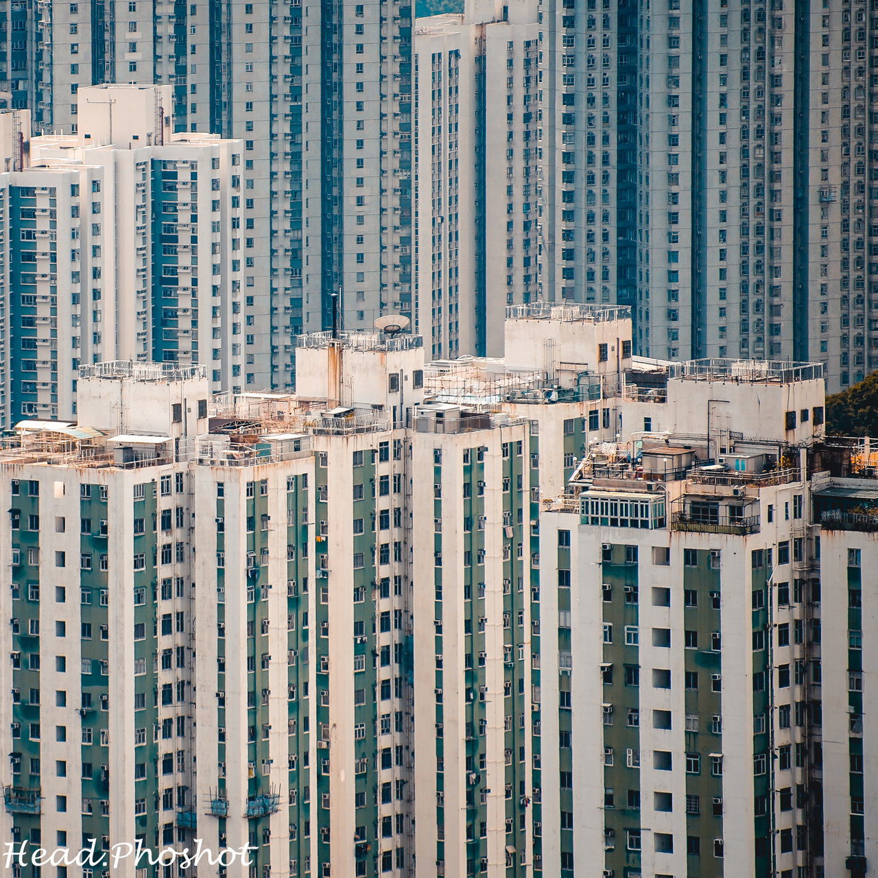 FULL FRAME SHOT OF BUILDINGS IN CITY