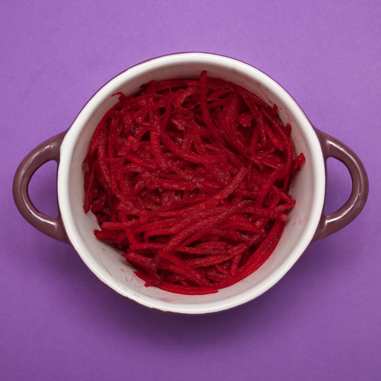 DIRECTLY ABOVE SHOT OF RED CHILI IN BOWL