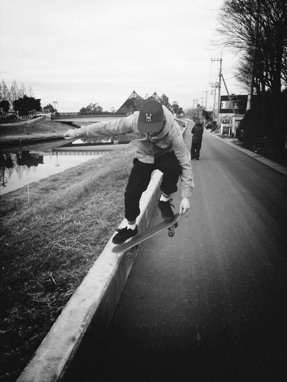 full length, lifestyles, leisure activity, transportation, casual clothing, rear view, road, men, tree, street, childhood, boys, land vehicle, walking, the way forward, mode of transport, togetherness