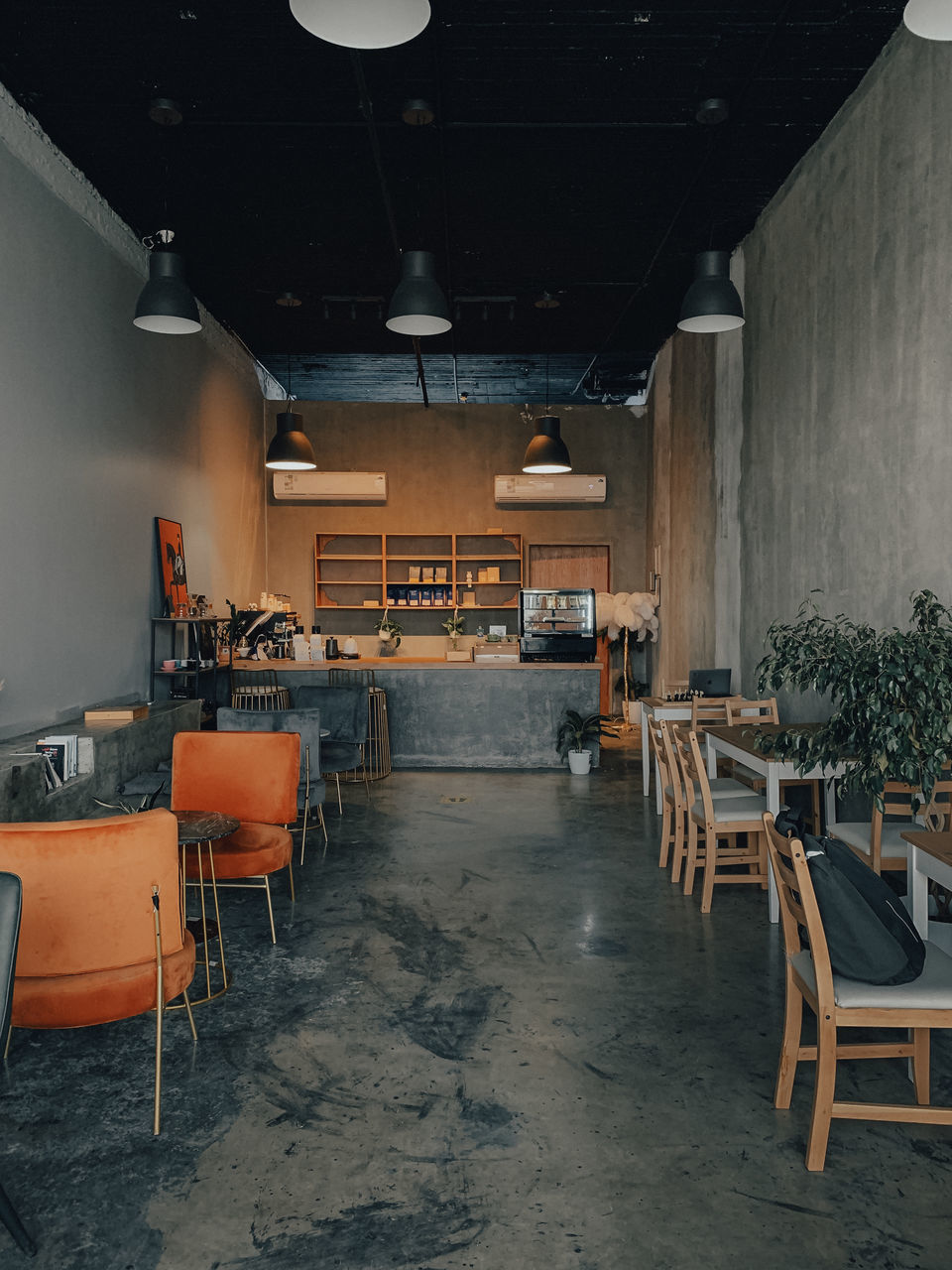 EMPTY TABLES AND CHAIRS IN RESTAURANT