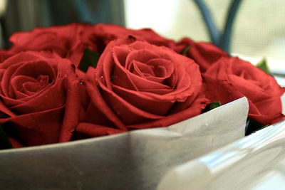 Close-up of rose bouquet on table