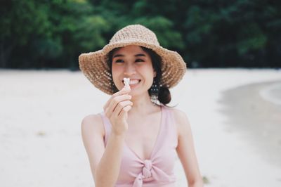 Portrait of a smiling young woman