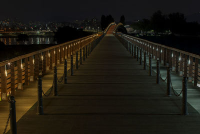 Illuminated seonyudo bridge at night