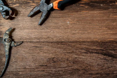 High angle view of chain on table