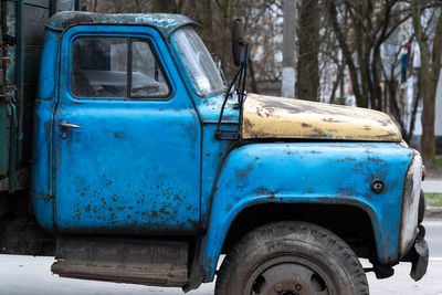 View of abandoned car