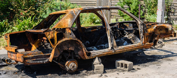 Abandoned car