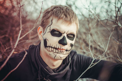 Man wearing mask