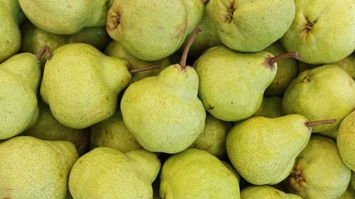 Pears that are sold in the indonesian traditional market, central java