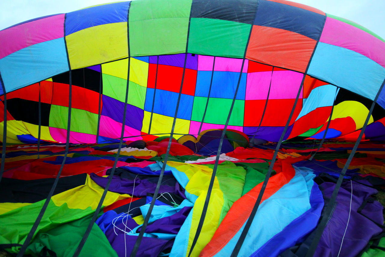 FULL FRAME SHOT OF HOT AIR BALLOONS