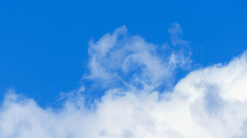 Low angle view of clouds in sky