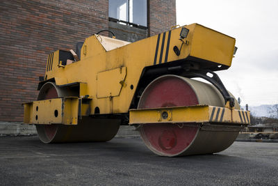 Asphalt paving machine . asphalt road roller with heavy vibration roller compactor