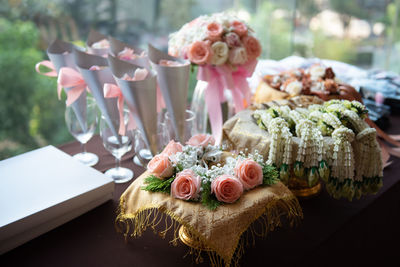 Close-up of rose bouquet on table