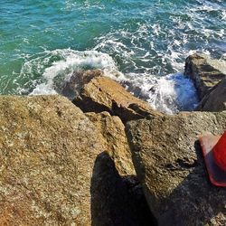 Waves splashing on rocks