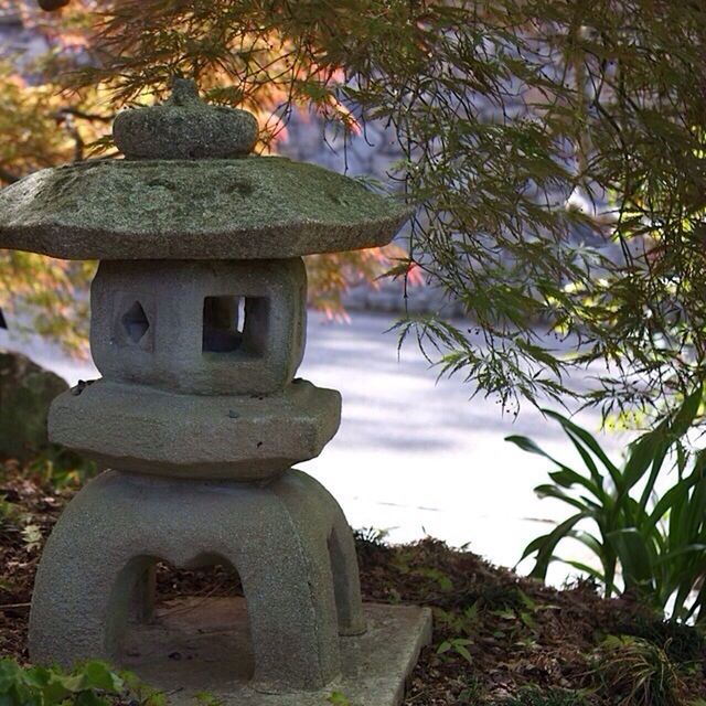 Stone lantern