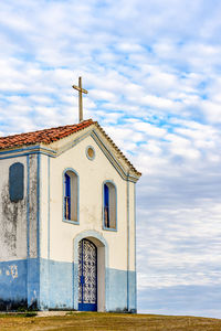 Historic chapel in 17th century colonial style in the city of sabara in minas gerais, brazil