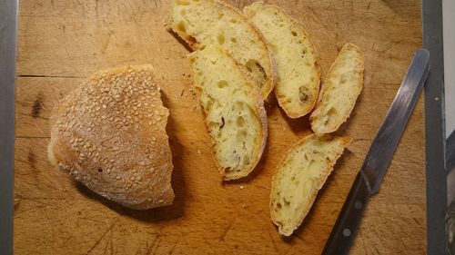 Close-up of bread on cutting board