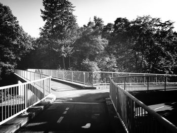 Footbridge leading to bridge