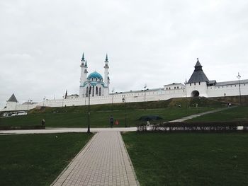 View of temple building against sky