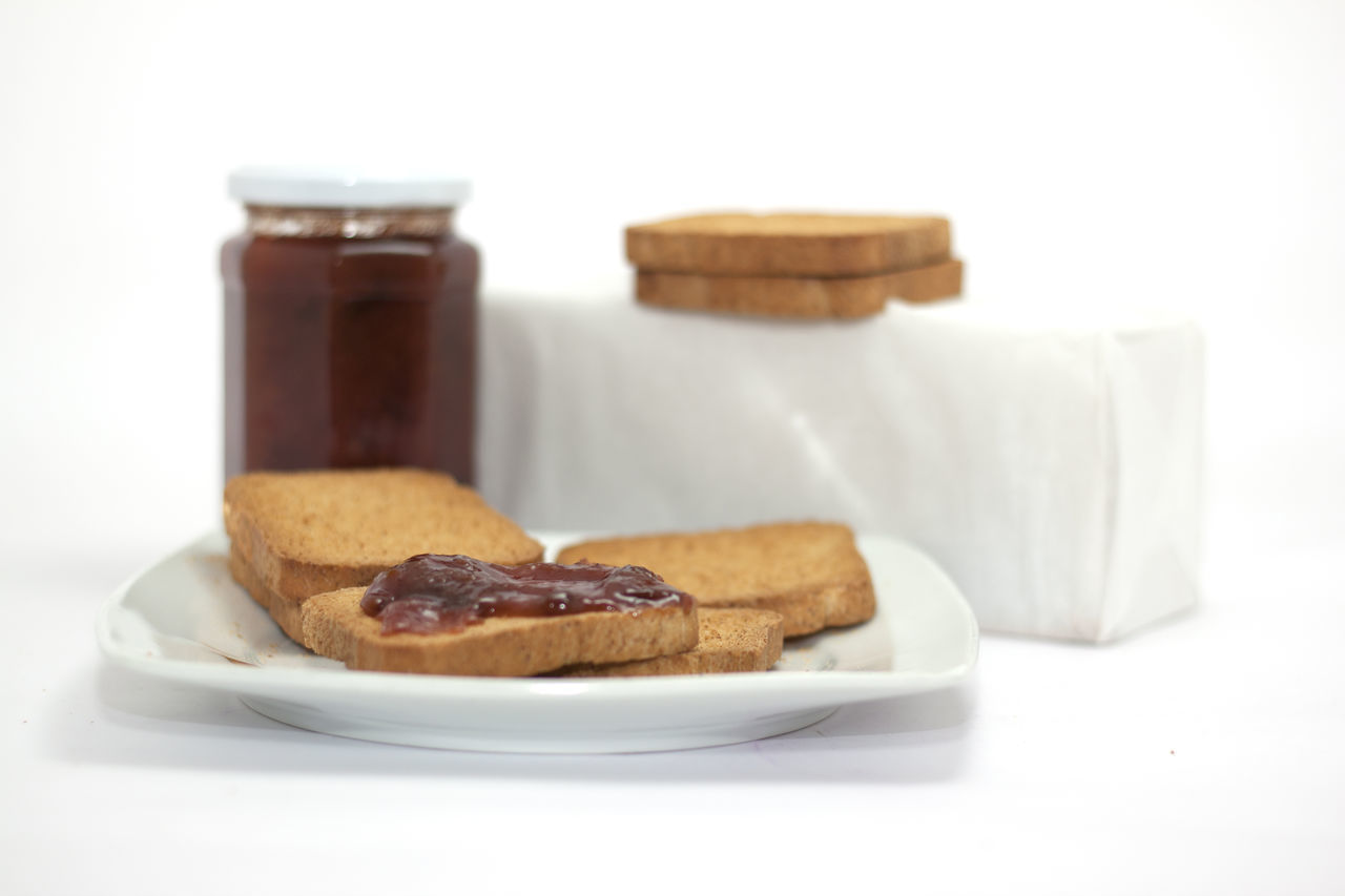 Ette biscuits, wholemeal slices, slices of bread, slices, plum jam, jam, breakfast, snack, service, breakfast, slices with jam, food, diet, cereals