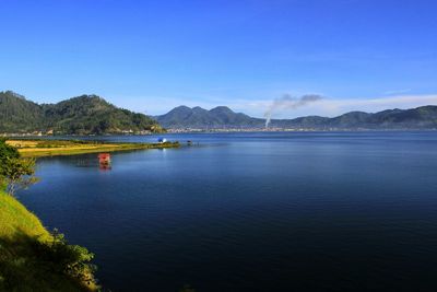 Late afternoon charm at lake lut tawar, gayo, aceh tengah, aceh province