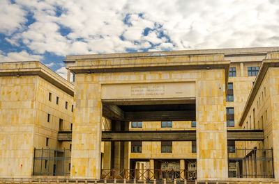 Supreme court of justice of colombia against cloudy sky