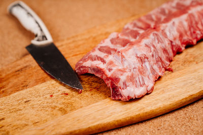 Close-up of bread on cutting board