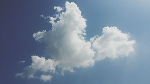 Low angle view of cloudy sky