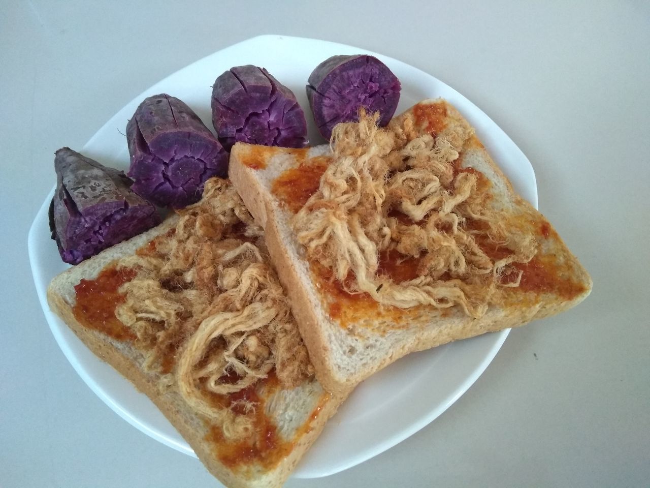 HIGH ANGLE VIEW OF BREAKFAST ON TABLE