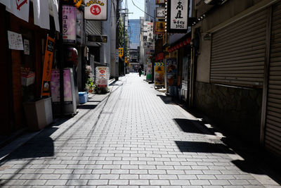 Narrow alley in city