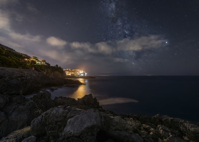 Milky way on the village of tellaro