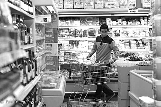 SHOPPING CART IN MARKET