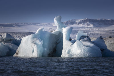 View of the icebergs coming from the skaftafellsjokul glacier in the jokulsarlon lagoon in iceland